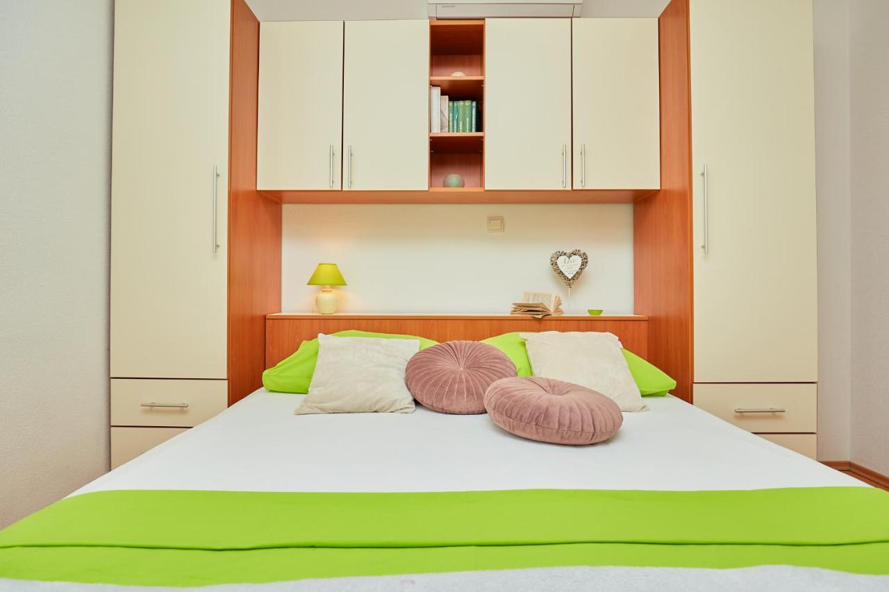 Apartments Zelic Tučepi الغرفة الصورة