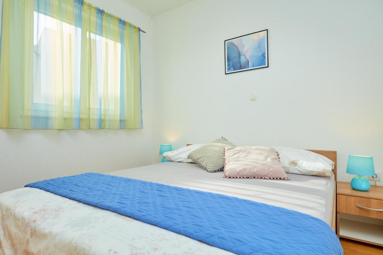 Apartments Zelic Tučepi الغرفة الصورة