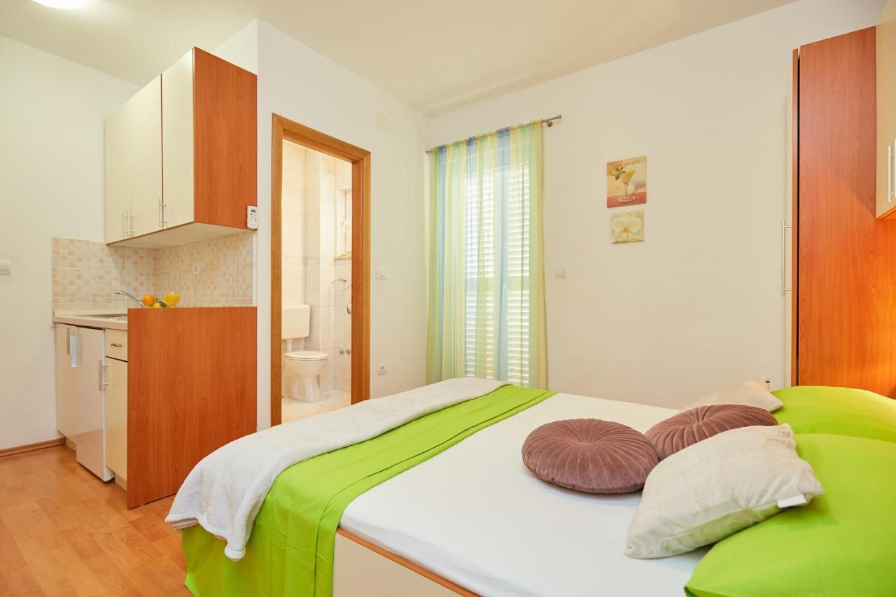 Apartments Zelic Tučepi الغرفة الصورة